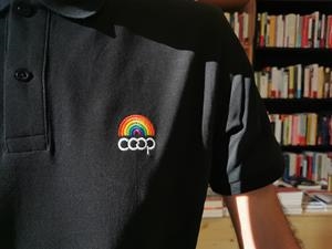 Rainbow COOP - polo ( S ) | La Ciutat Invisible | Cooperativa autogestionària