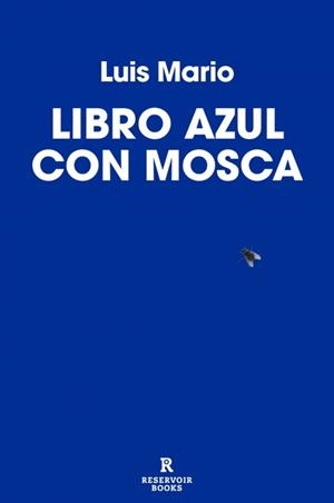 Libro azul con mosca | Luis Mario